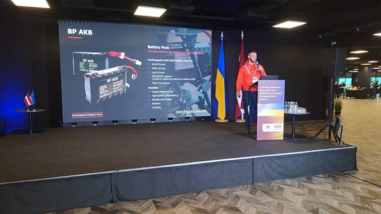 У Ризі Промавтоматика презентувала унікальні для латвійського ринку спеціалізовані павербанки для військових — фото 1