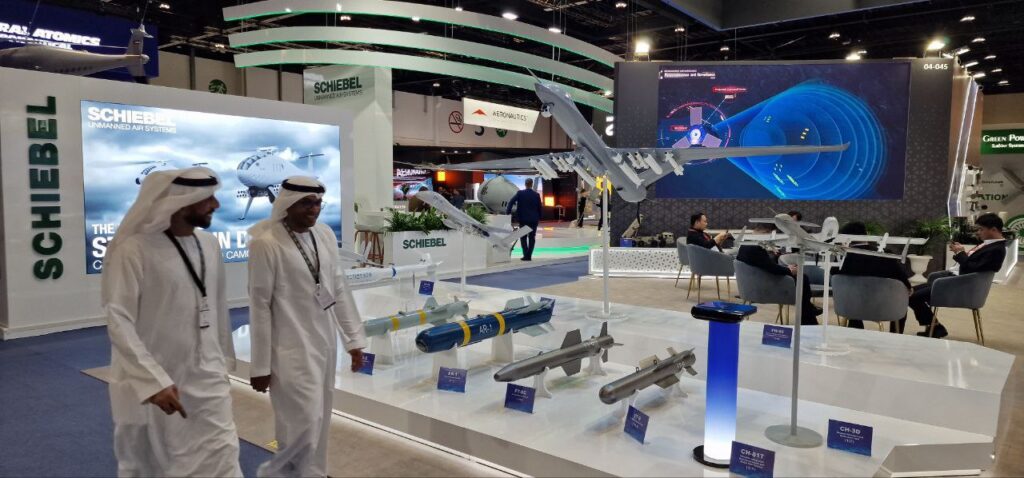 В Абу-Дабі прожектори BP Flashlight привернули увагу міжнародних делегацій — фото 6