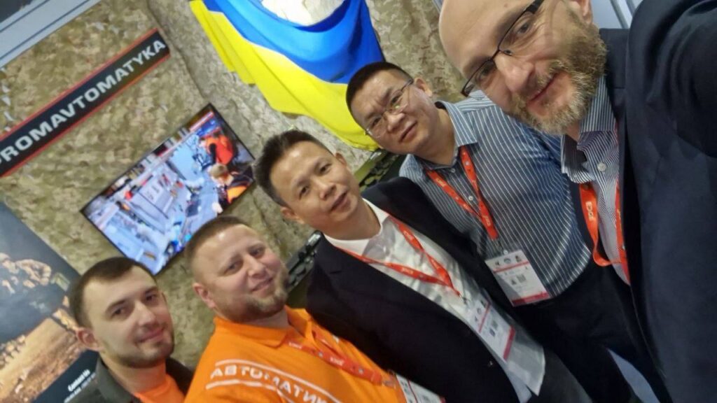 В Абу-Дабі прожектори BP Flashlight привернули увагу міжнародних делегацій — фото 8