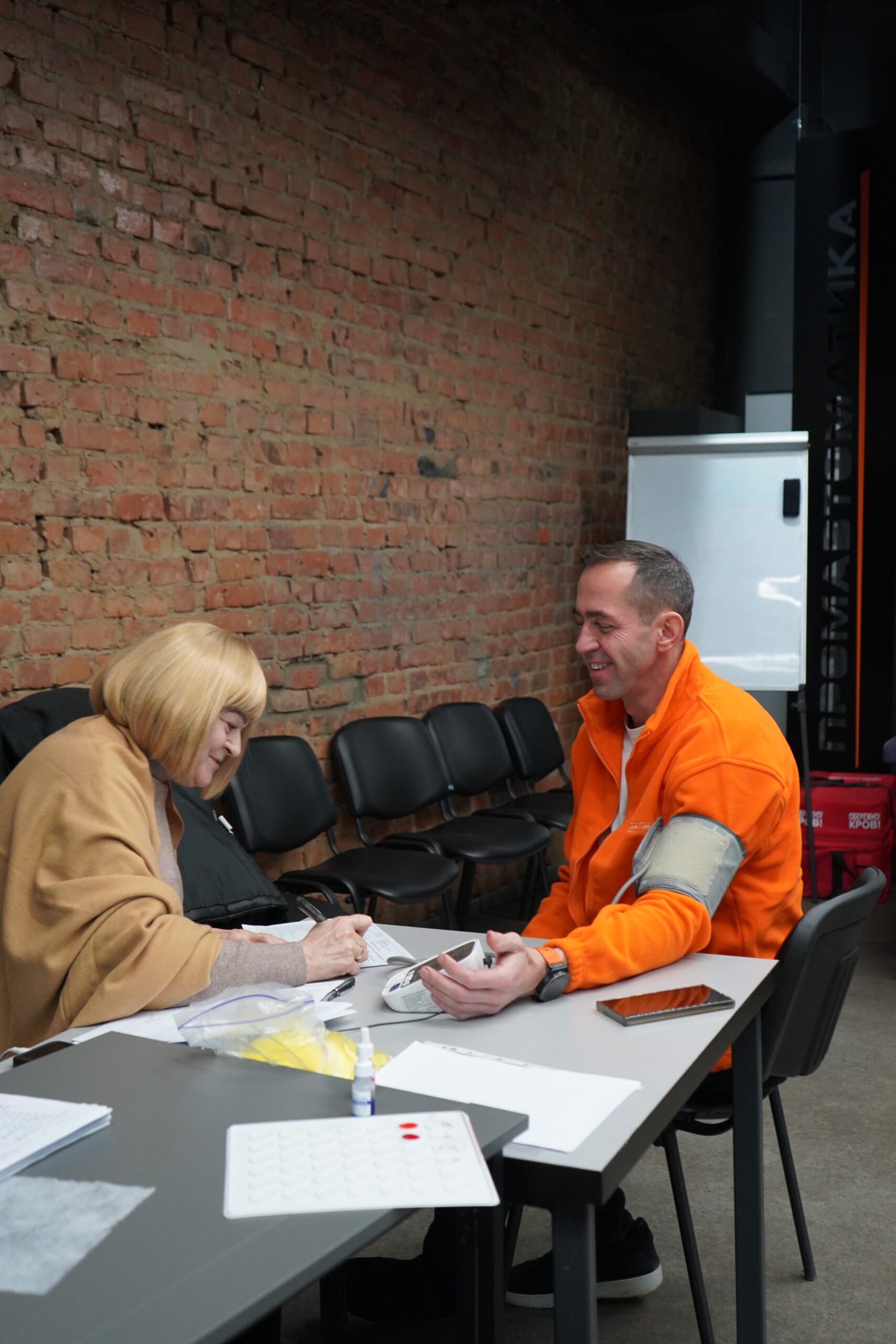 Кров для фронту: команда Промавтоматики здала 19 л крові для ЗСУ — фото 6