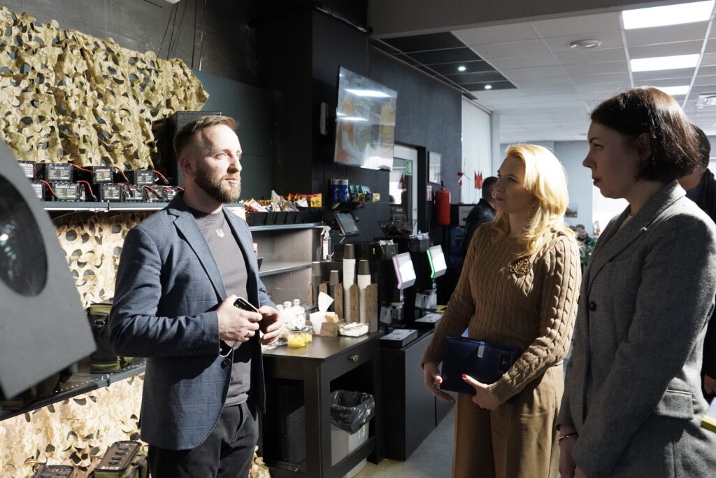 «Монтажниця СЕС» і рекомендації від працівників: як Промавтоматика закриває виробничі вакансії — фото 1