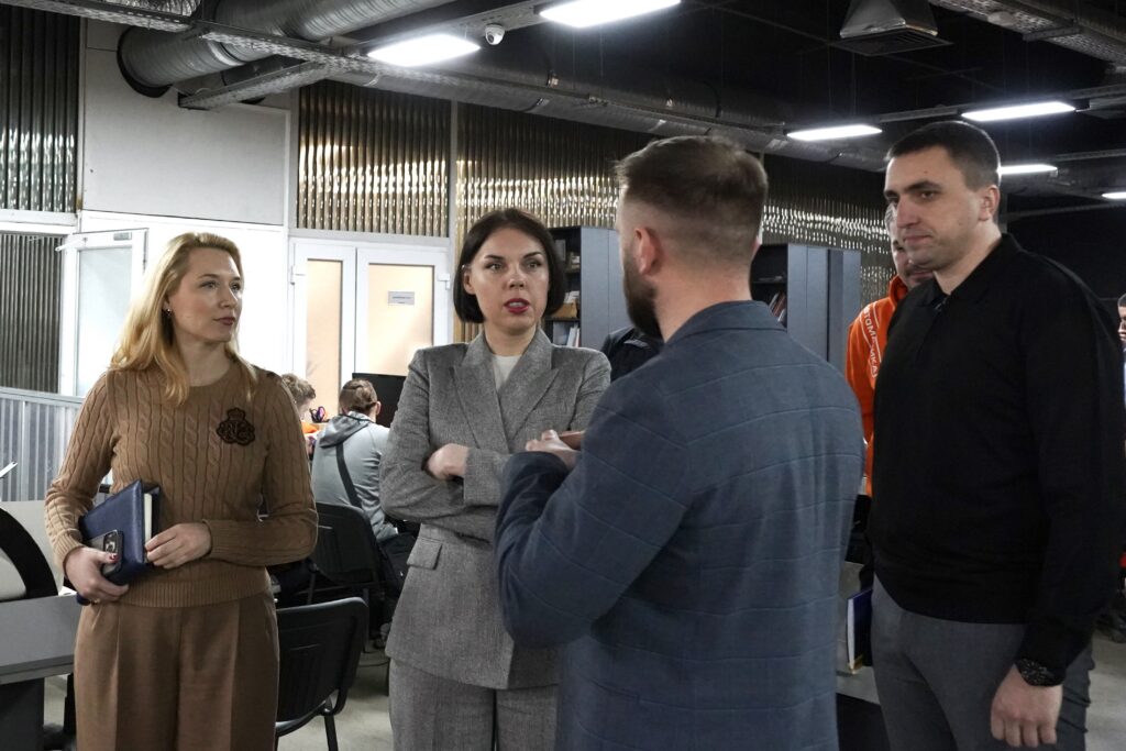 «Монтажниця СЕС» і рекомендації від працівників: як Промавтоматика закриває виробничі вакансії — фото 3