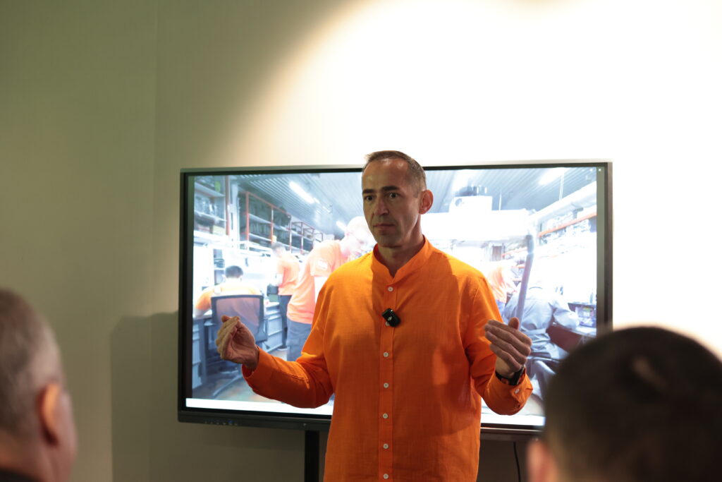 Замість конспектів – сучасні лабораторії: Промавтоматика створила унікальне обладнання для вінницьких університетів — фото 4